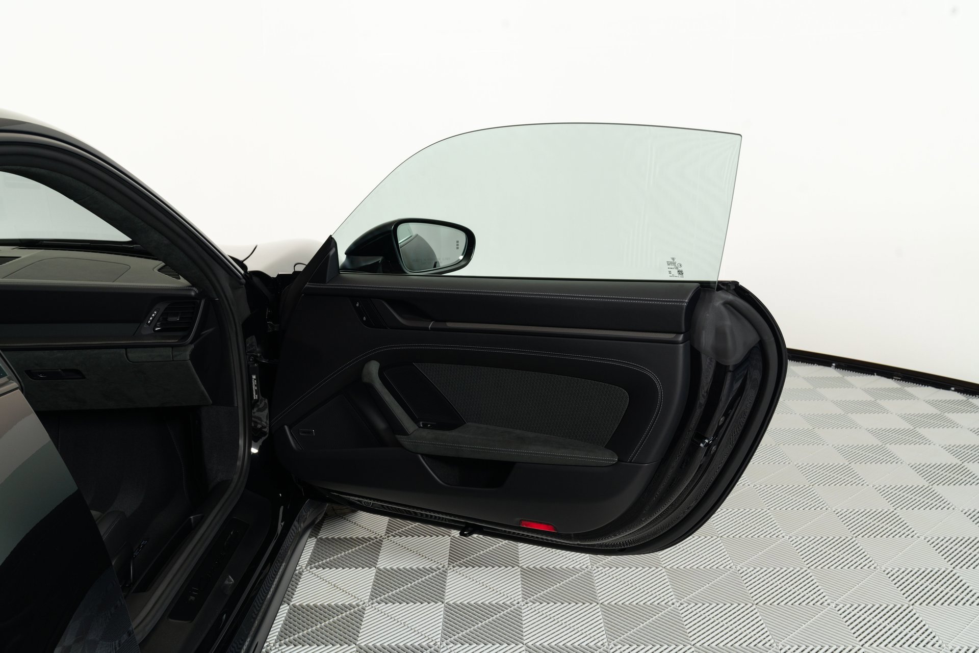 Used 2025 Porsche 911 Carrera GTS image 14