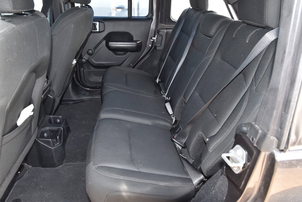 Used 2018 Jeep Wrangler Unlimited Sport AWD/4WD image 10