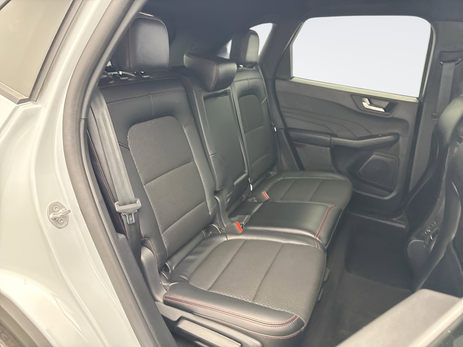 Used 2025 Ford Escape ST-Line Select AWD/4WD image 17