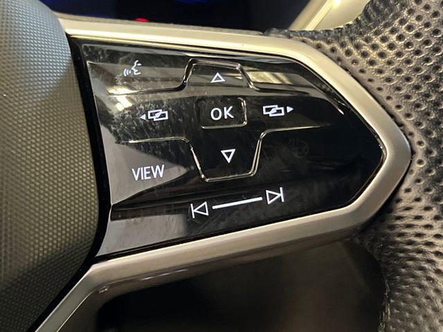 Certified 2022 Volkswagen Tiguan SE R-Line FWD image 22