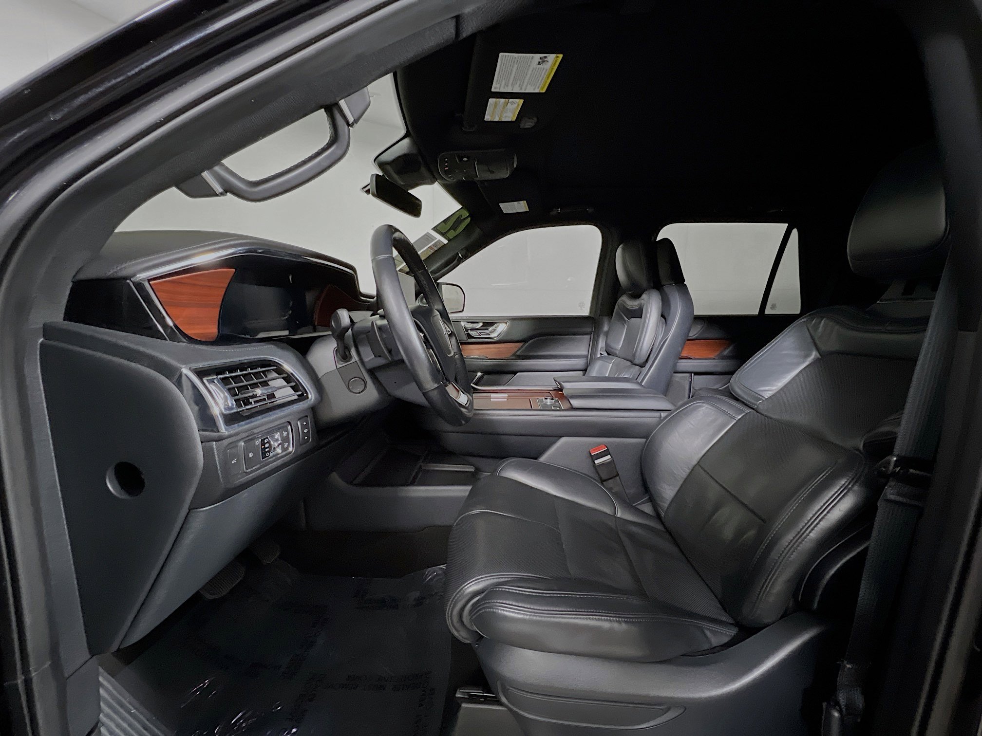 Used 2022 Lincoln Navigator Reserve image 15