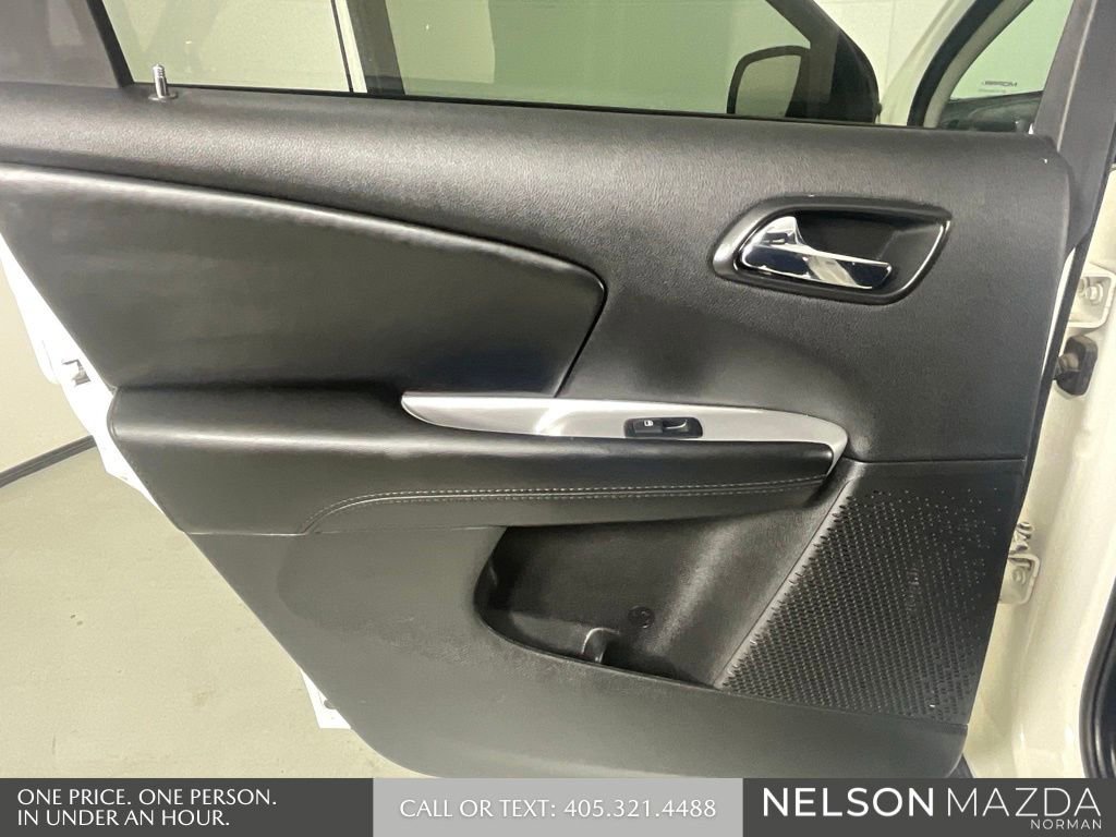 Used 2018 Dodge Journey SXT FWD image 18