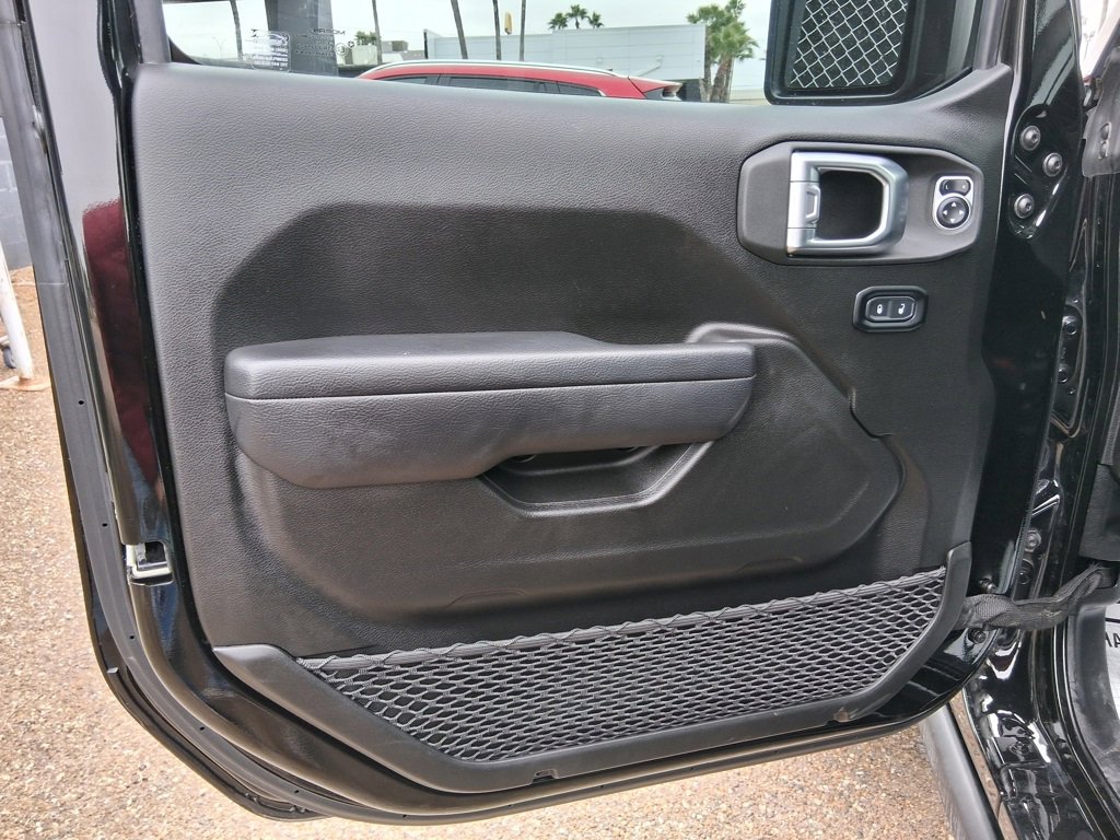 Used 2023 Jeep Gladiator Willys image 11