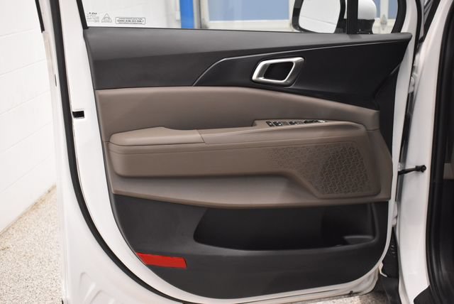 Used 2026 Kia Carnival FWD image 20