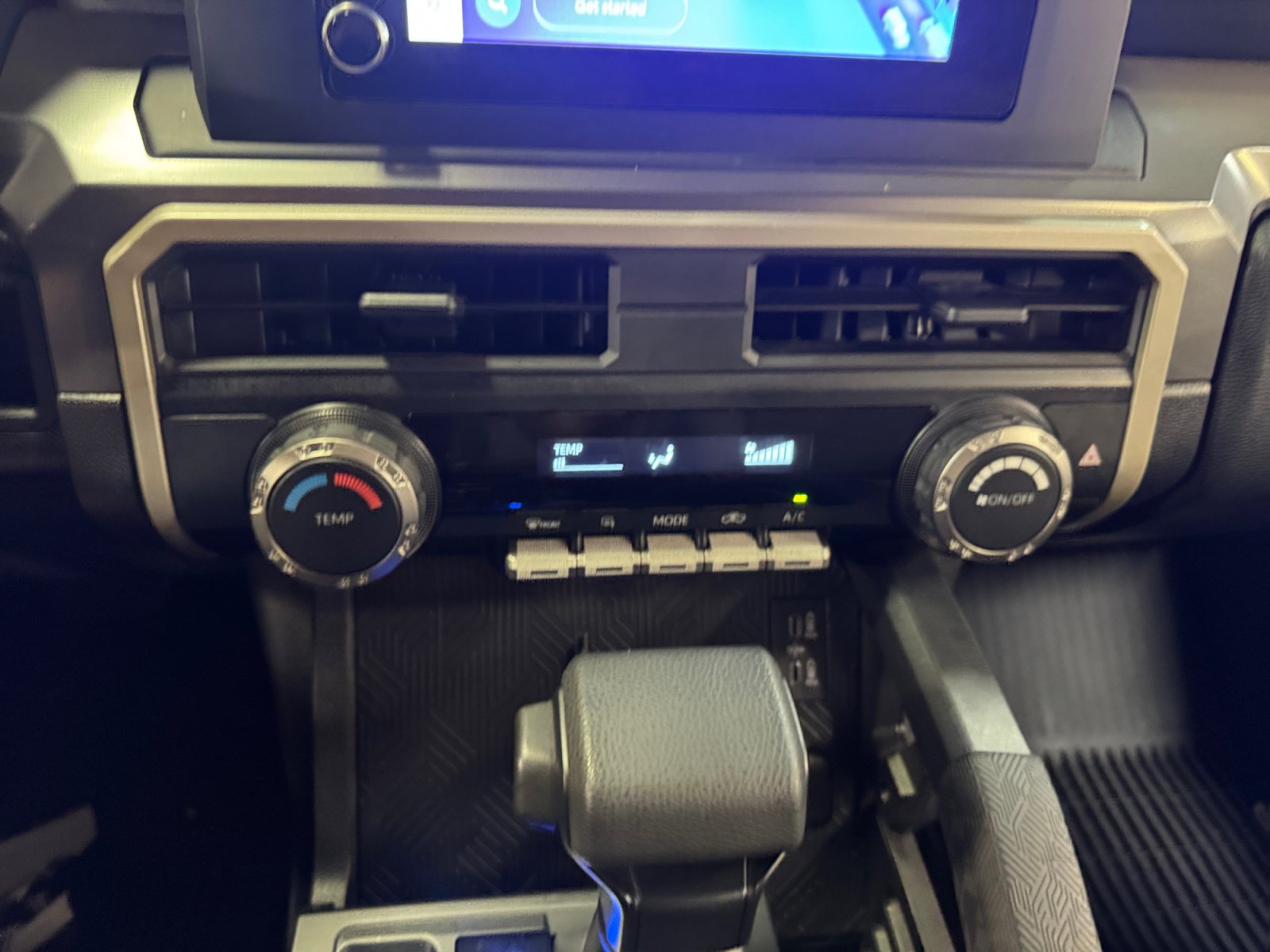 Certified 2025 Toyota Tacoma SR5 AWD/4WD image 12