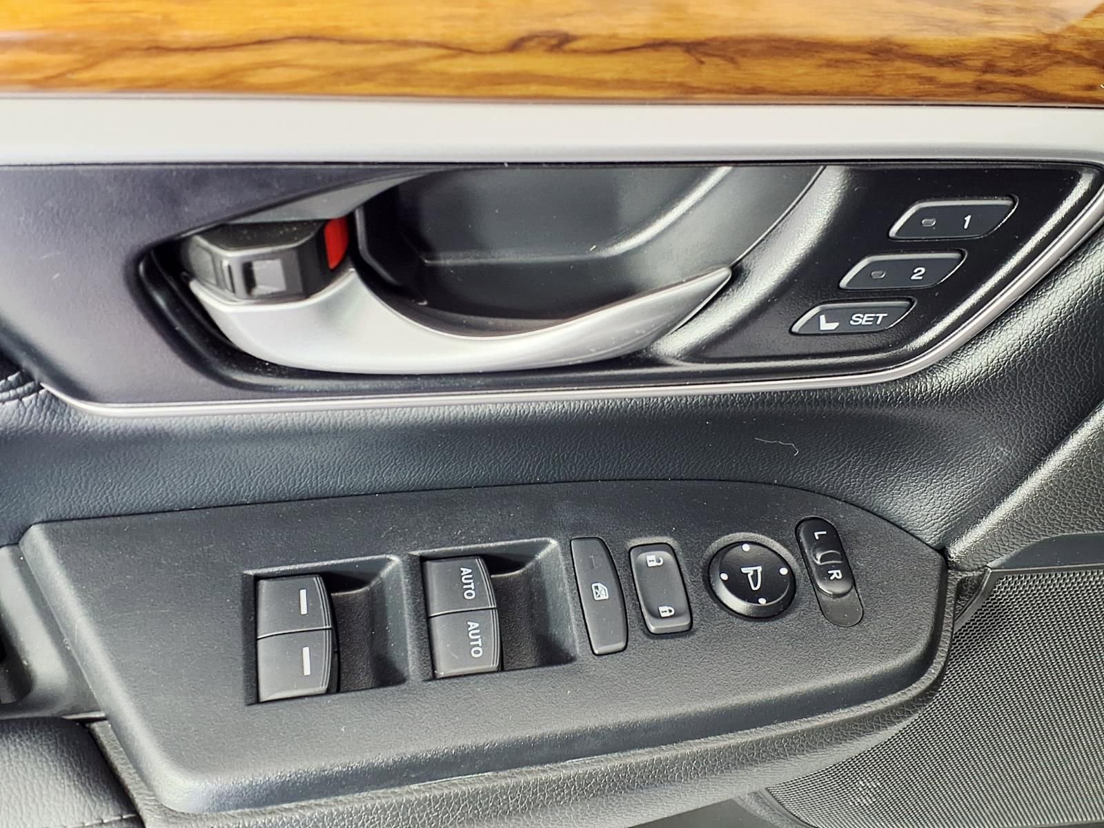 Used 2022 Honda CR-V Touring image 15