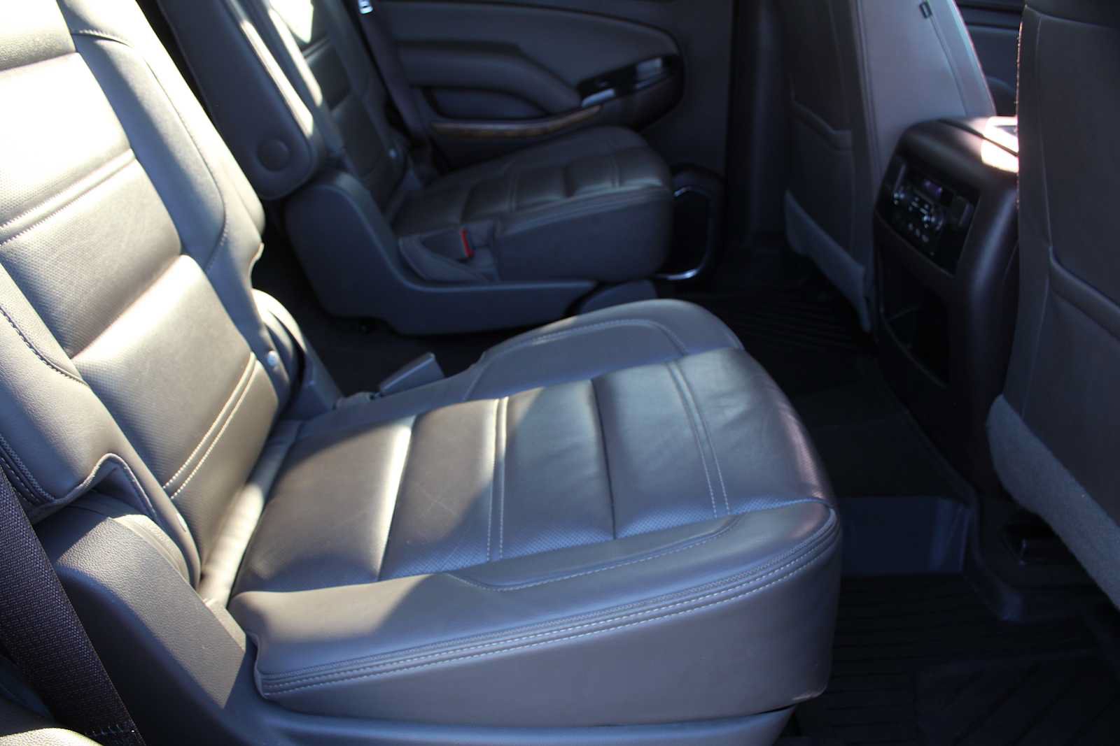 Used 2020 GMC Yukon Denali w/ Open Road Package AWD/4WD image 22
