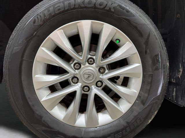 Used 2016 Lexus GX 460 w/ Premium Package AWD/4WD image 37