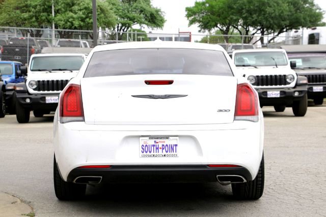 Used 2021 Chrysler 300 Touring w/ Sport Appearance Package image 5