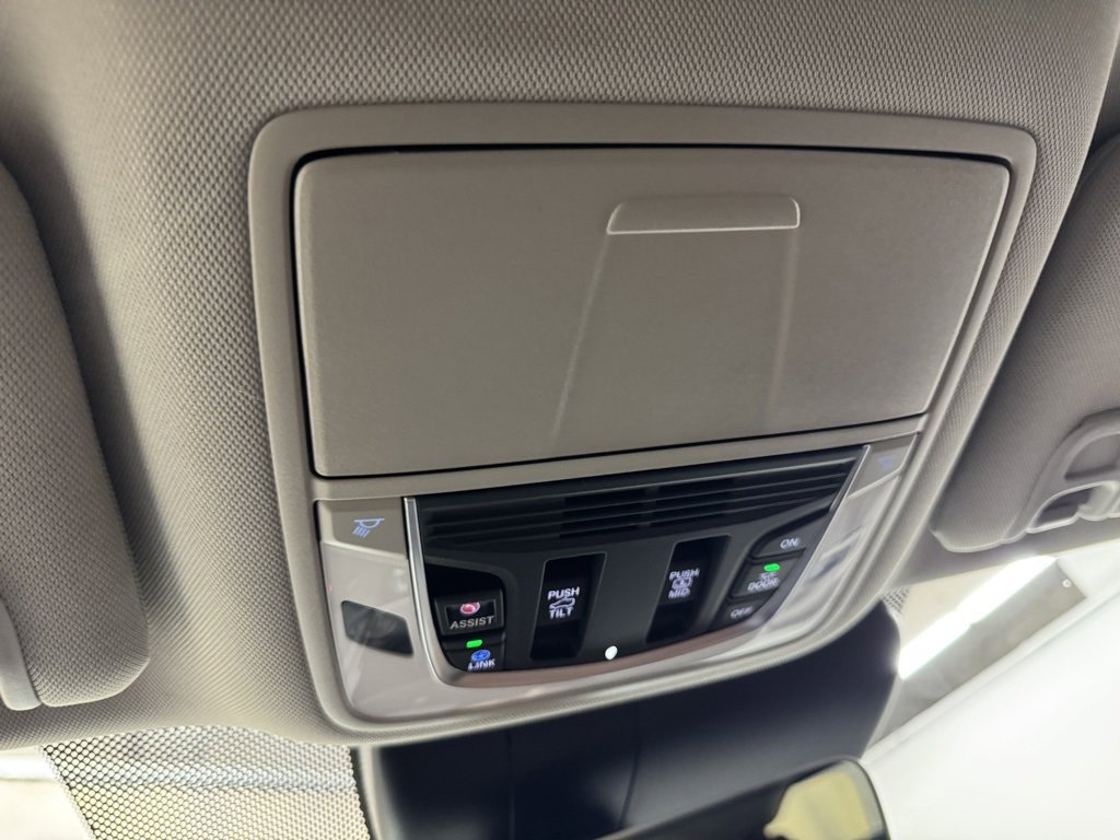 Used 2025 Acura RDX SH-AWD w/ Technology Package image 35