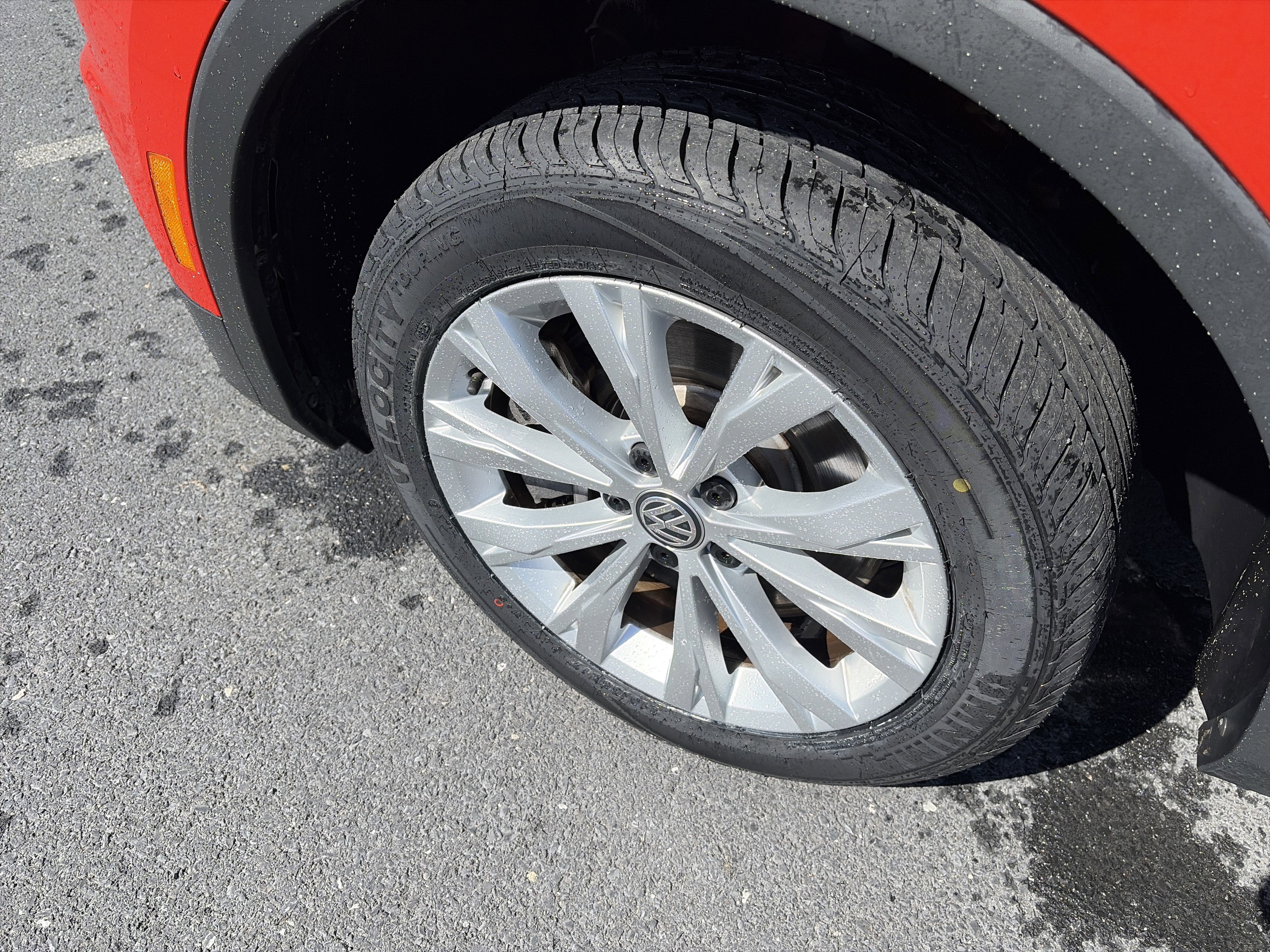 Used 2019 Volkswagen Tiguan S w/ 3rd Row Seat Package image 8