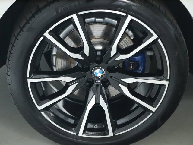 Certified 2022 BMW X7 xDrive40i w/ M Sport Package AWD/4WD image 14