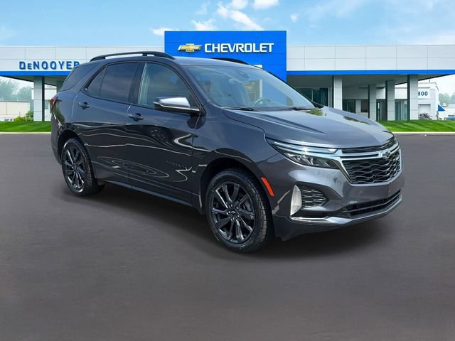 Used 2023 Chevrolet Equinox RS w/ RS Leather Package AWD/4WD image 5