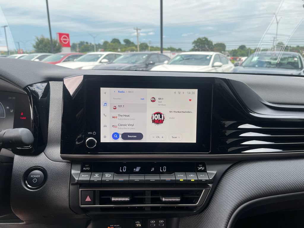 Used 2026 Toyota Camry SE FWD image 15
