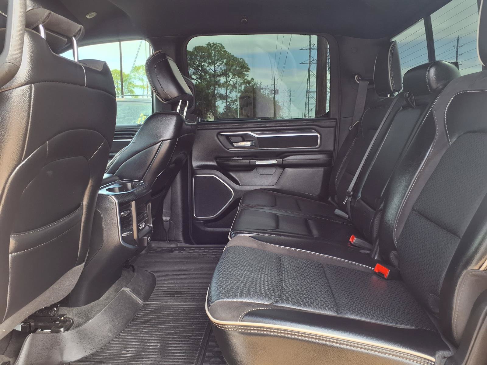 Used 2023 RAM 1500 Laramie AWD/4WD image 15