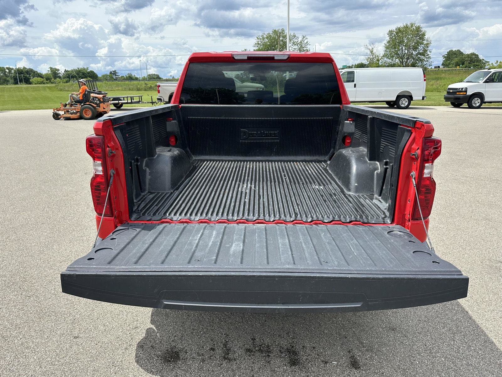 Used 2025 Chevrolet Silverado 1500 LT AWD/4WD image 7