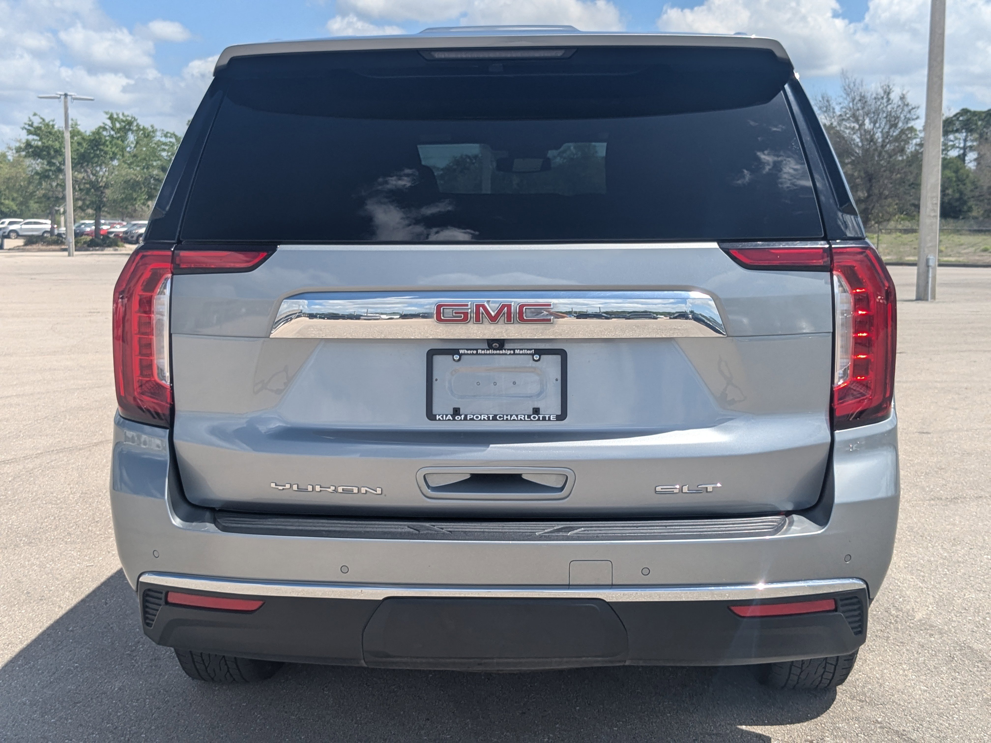 Used 2024 GMC Yukon SLT image 6