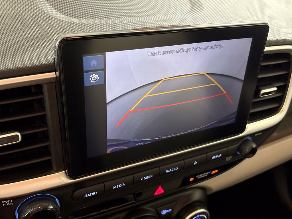 Used 2025 Hyundai Venue SEL FWD image 35