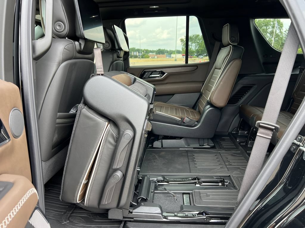 New 2026 GMC Yukon Denali Ultimate w/ LPO, Floor Liner Package AWD/4WD image 46
