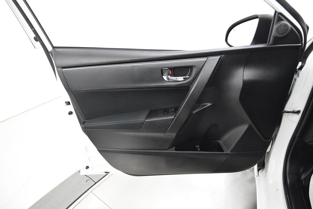 Used 2017 Toyota Corolla LE FWD image 31