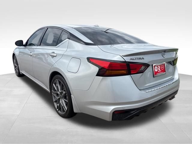 Used 2023 Nissan Altima 2.0 SR FWD image 7