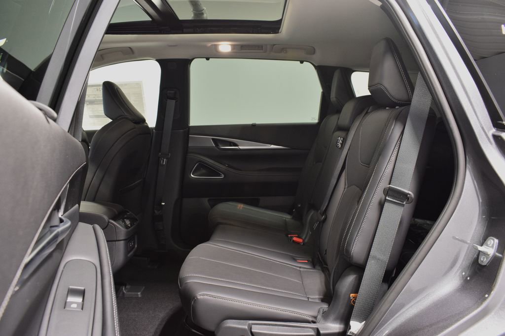 New 2026 INFINITI QX60 Luxe w/ Family Package image 28