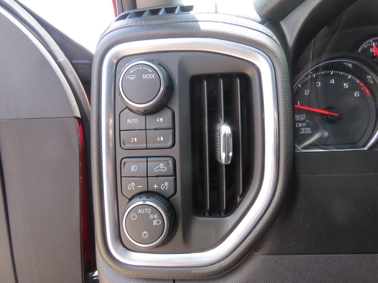 Used 2020 Chevrolet Silverado 1500 LT Trail Boss w/ Convenience Package AWD/4WD image 26