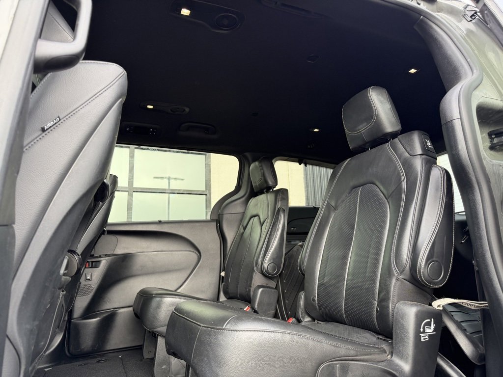 Used 2020 Chrysler Pacifica Touring-L Plus w/ S Appearance Package image 9