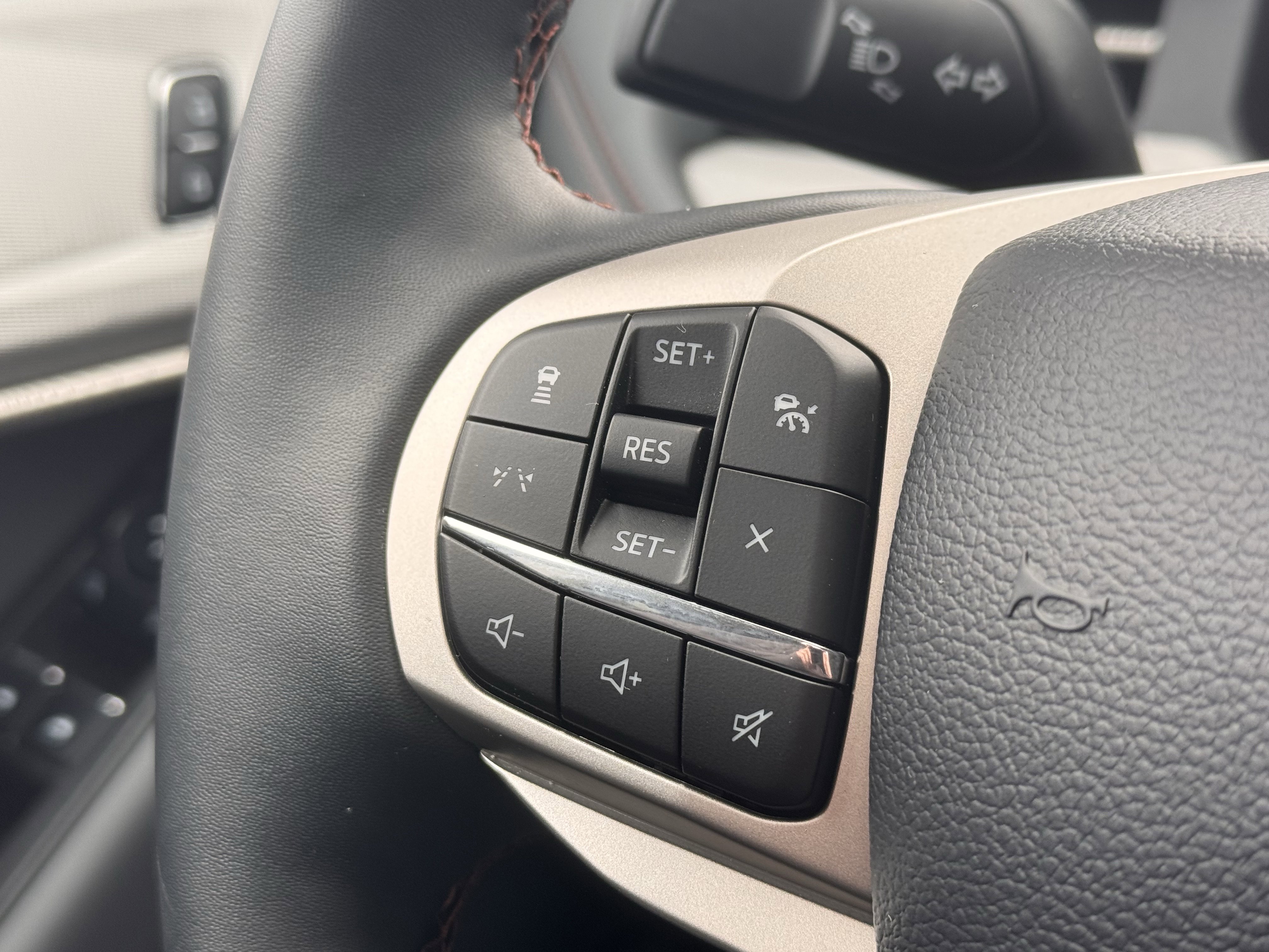 New 2026 Ford Explorer Active w/ Active Comfort Package image 12