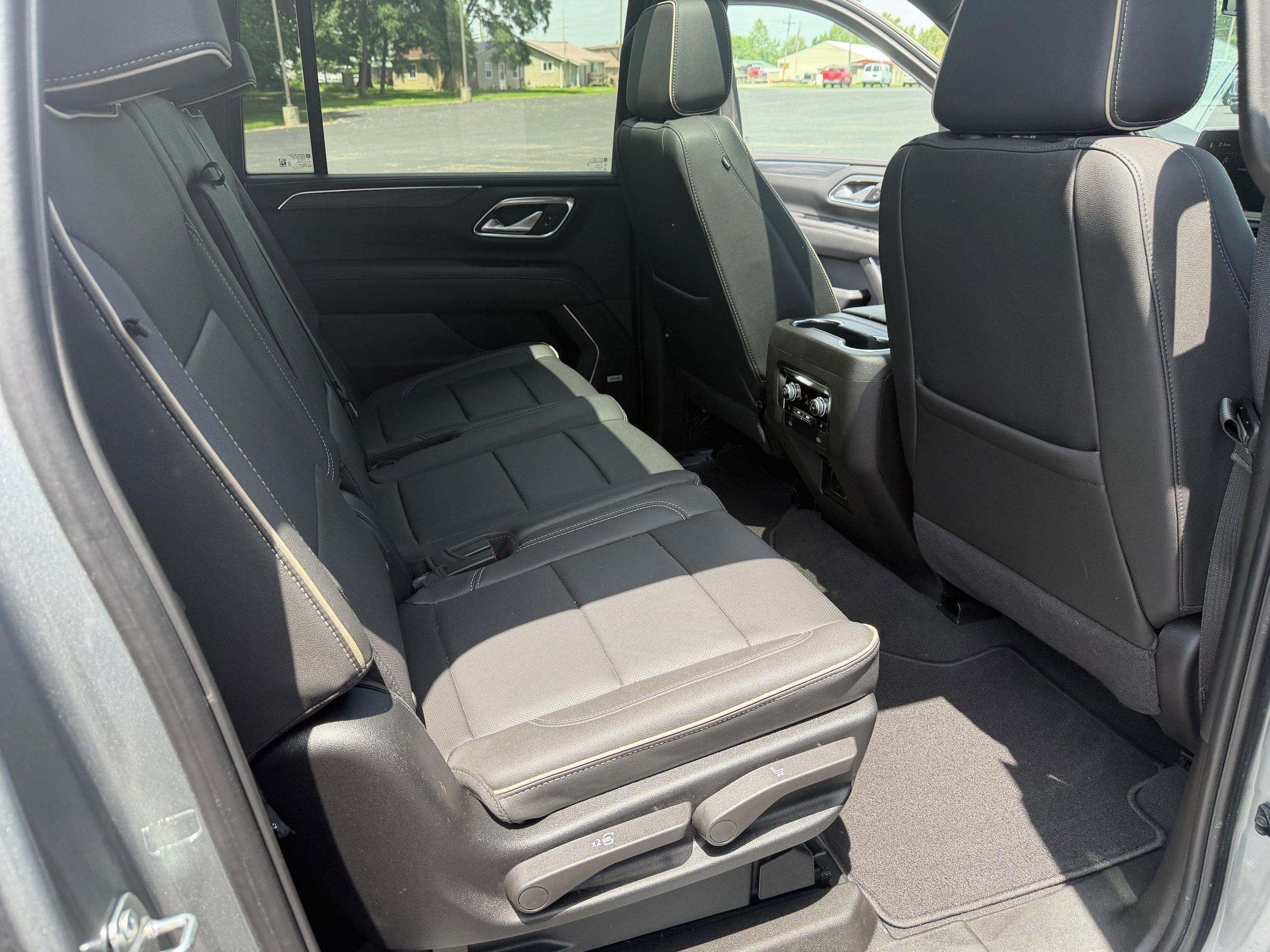 Used 2024 GMC Yukon XL SLT w/ SLT Premium Package AWD/4WD image 20