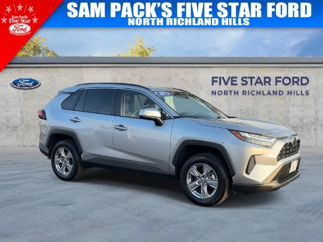 Used 2025 Toyota RAV4 XLE w/ Convenience Package AWD/4WD image 2