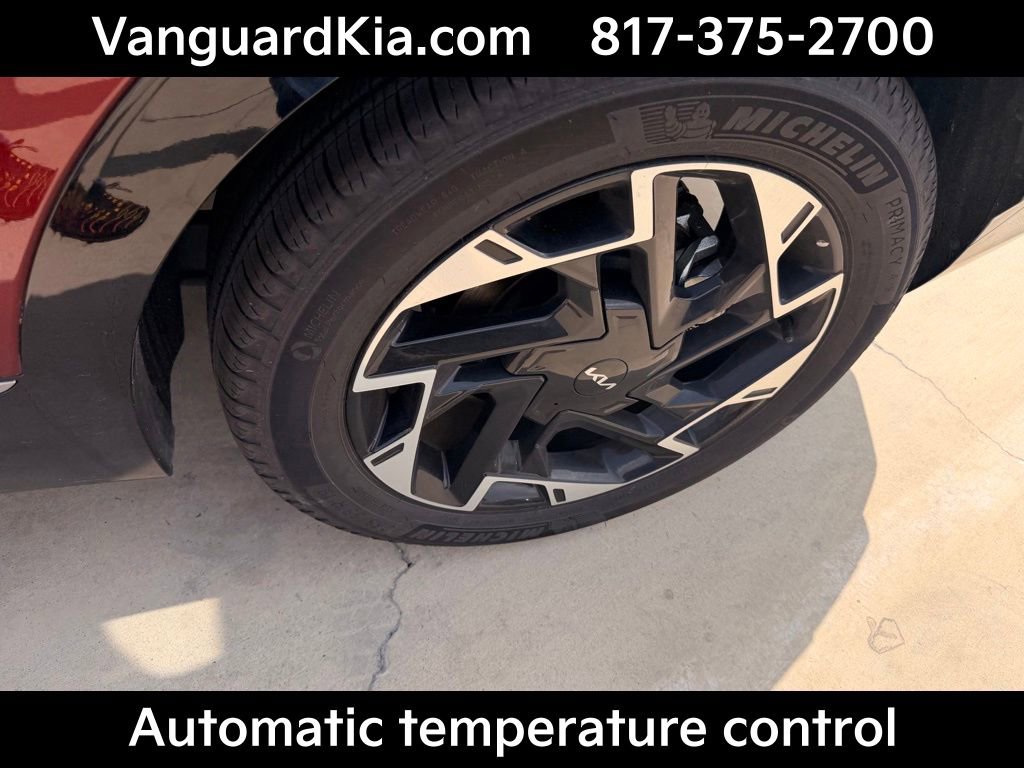 Certified 2025 Kia Sportage SX FWD image 9