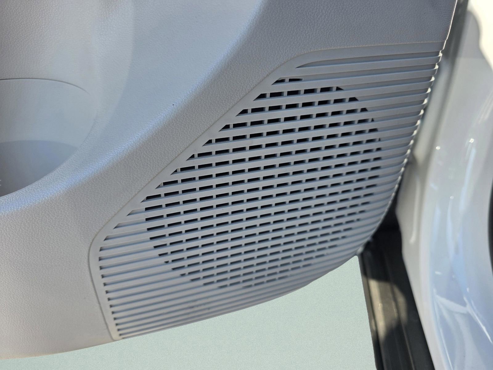 New 2026 Hyundai Kona SE image 16