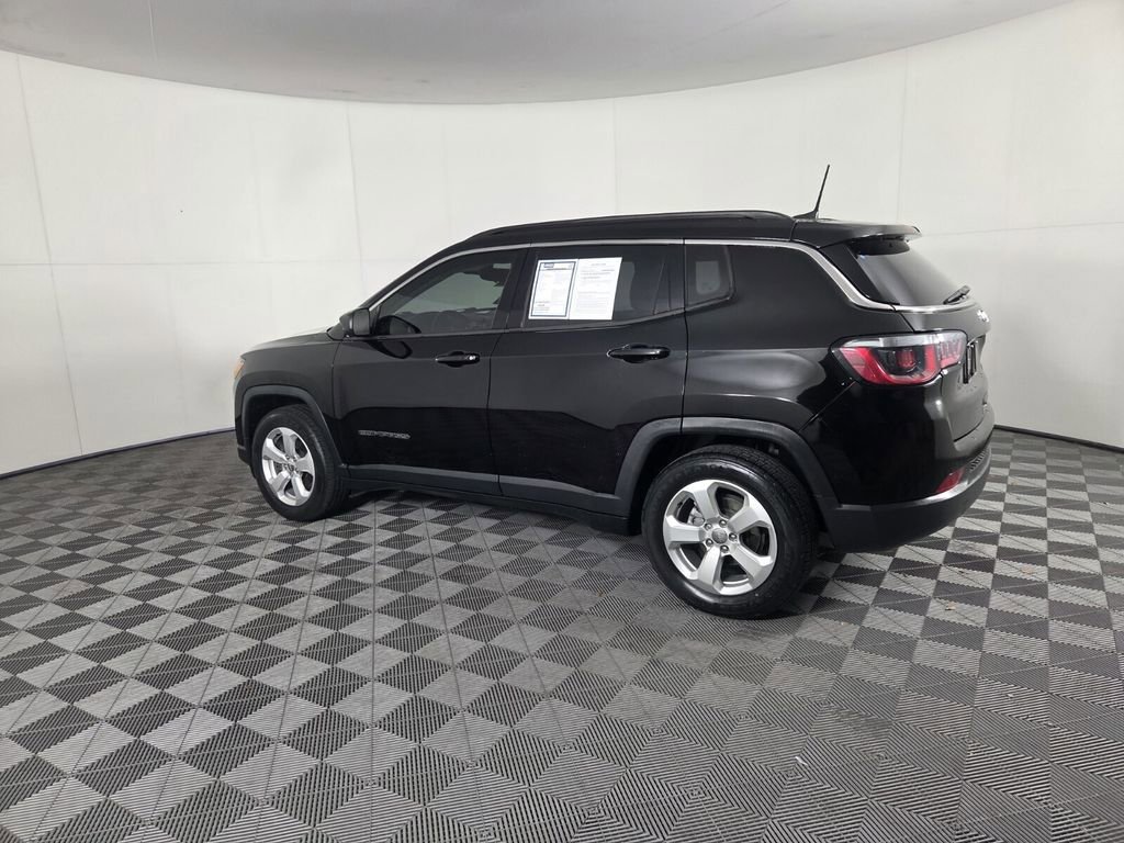 Used 2019 Jeep Compass Latitude FWD image 7