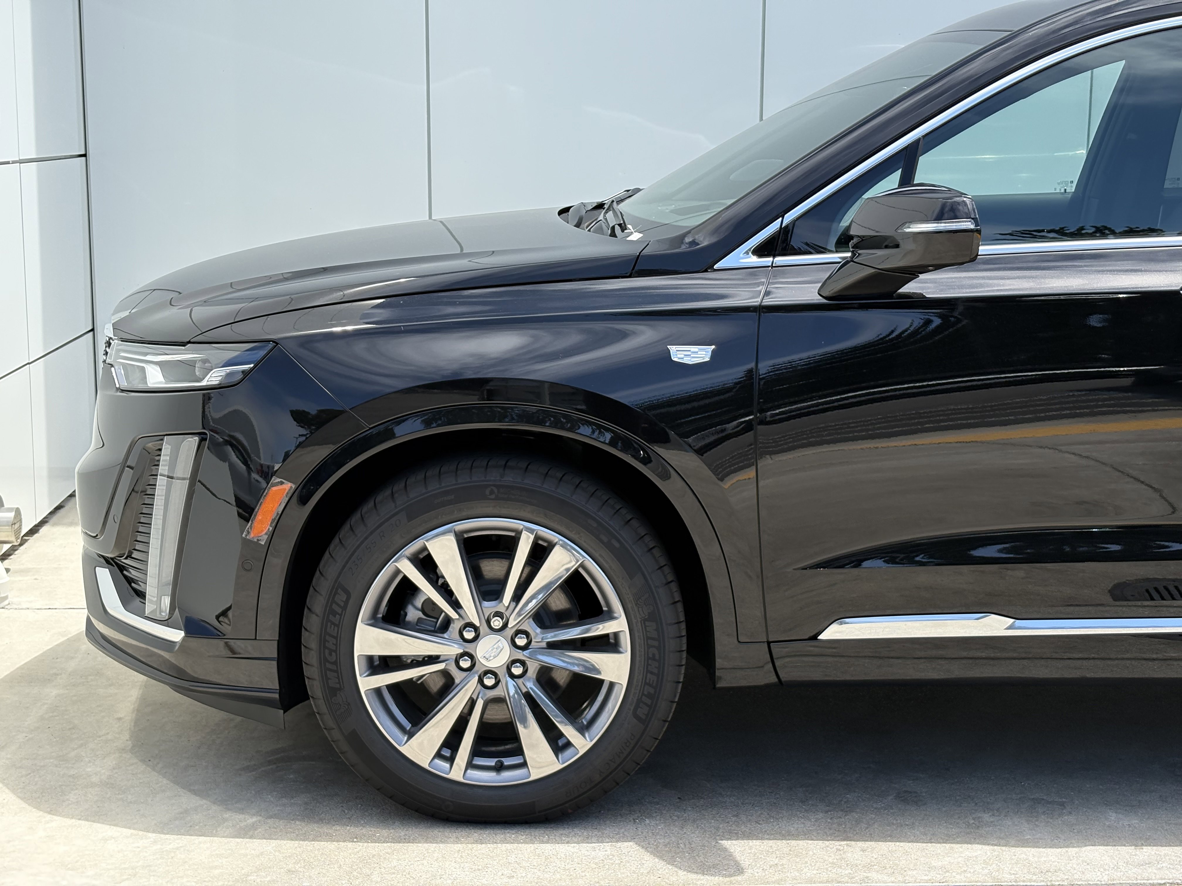 New 2025 Cadillac XT6 Premium Luxury w/ Technology Package image 4