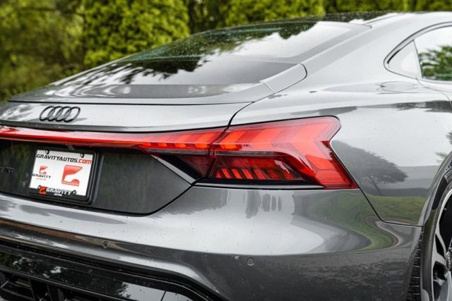 Used 2022 Audi e-tron GT Premium Plus w/ Performance Package AWD/4WD image 16