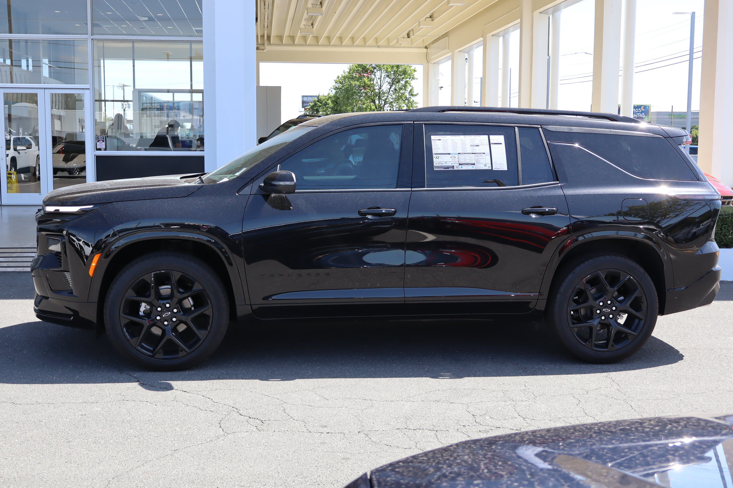New 2026 Chevrolet Traverse RS w/ LPO, Floor Liner Package FWD image 6