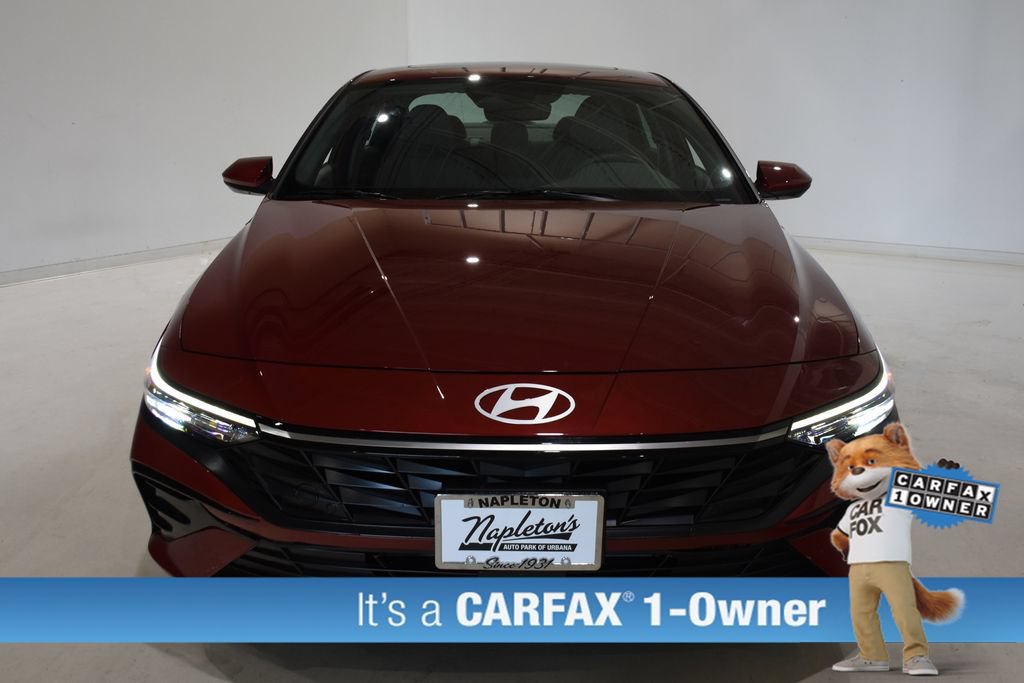Used 2025 Hyundai Elantra SEL FWD image 3