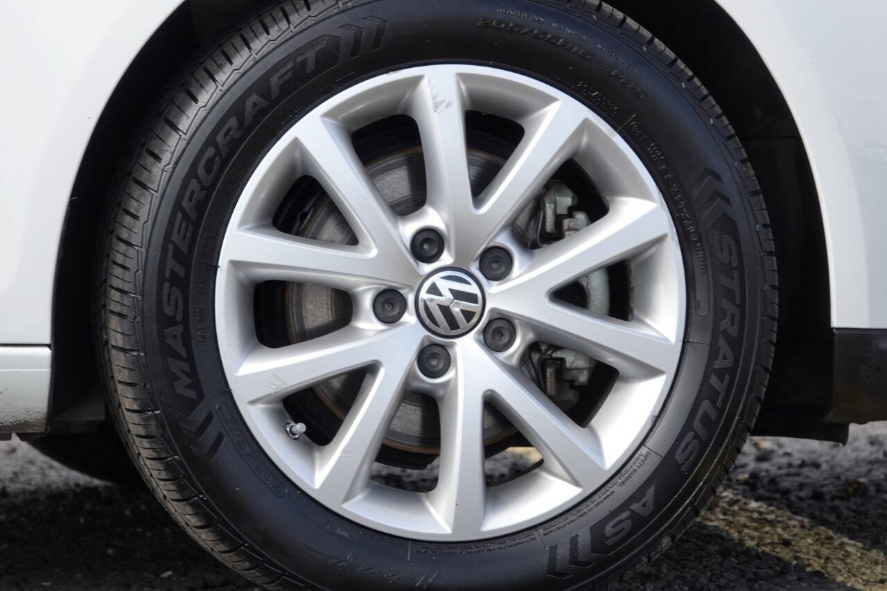 Used 2010 Volkswagen Jetta Limited Edition FWD image 54