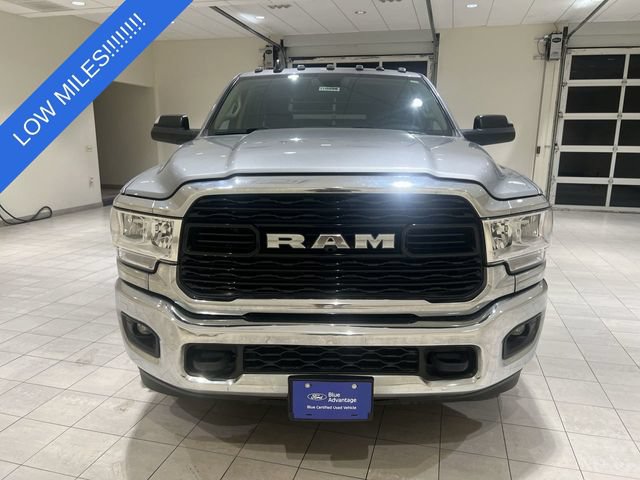 Used 2020 RAM 3500 Tradesman w/ Chrome Appearance Group RWD image 8
