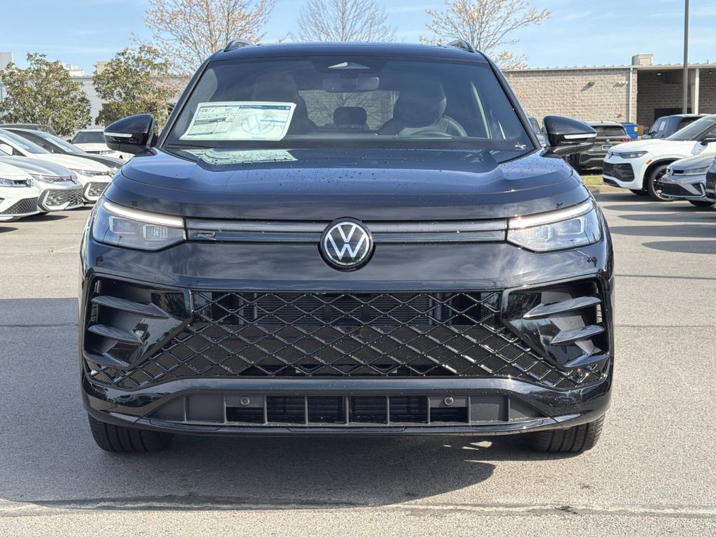 New 2026 Volkswagen Tiguan SE R-Line FWD image 8