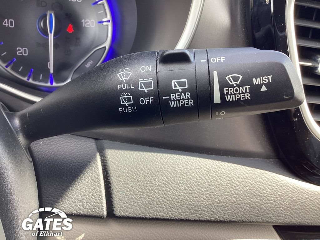 Used 2023 Chrysler Pacifica Touring-L FWD image 27