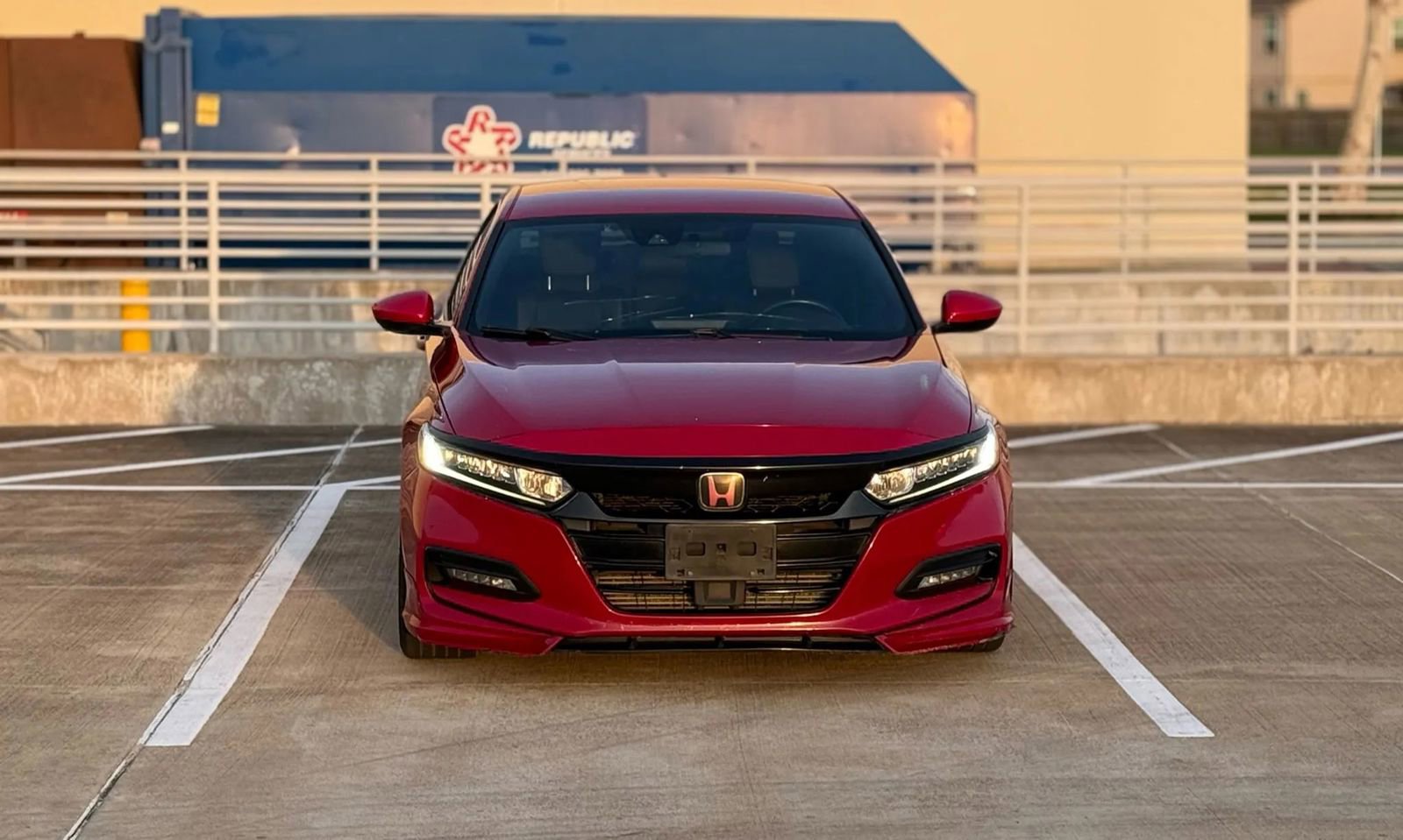 Used 2019 Honda Accord Sport image 2