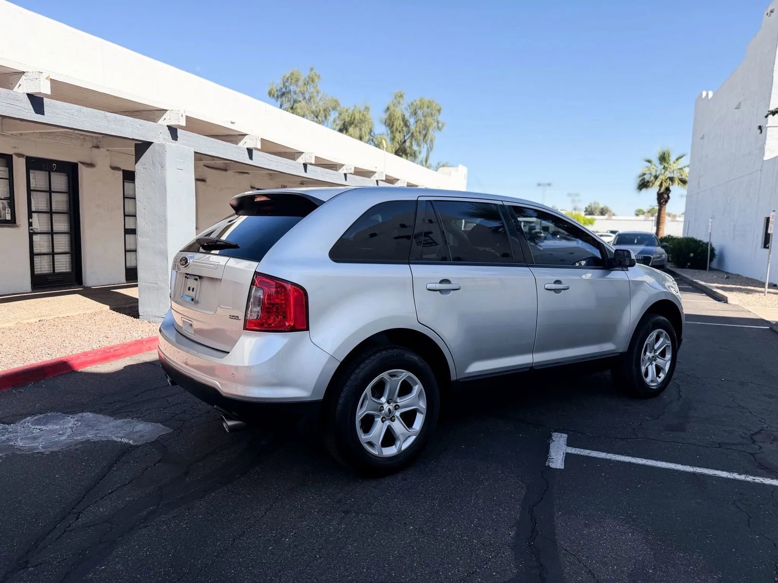 Used 2014 Ford Edge SEL w/ Equipment Group 205A image 3