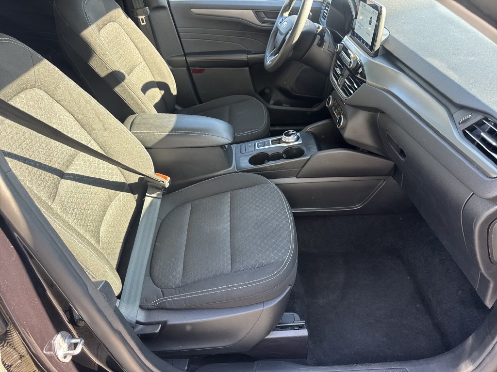 Used 2025 Ford Escape Active AWD/4WD image 13