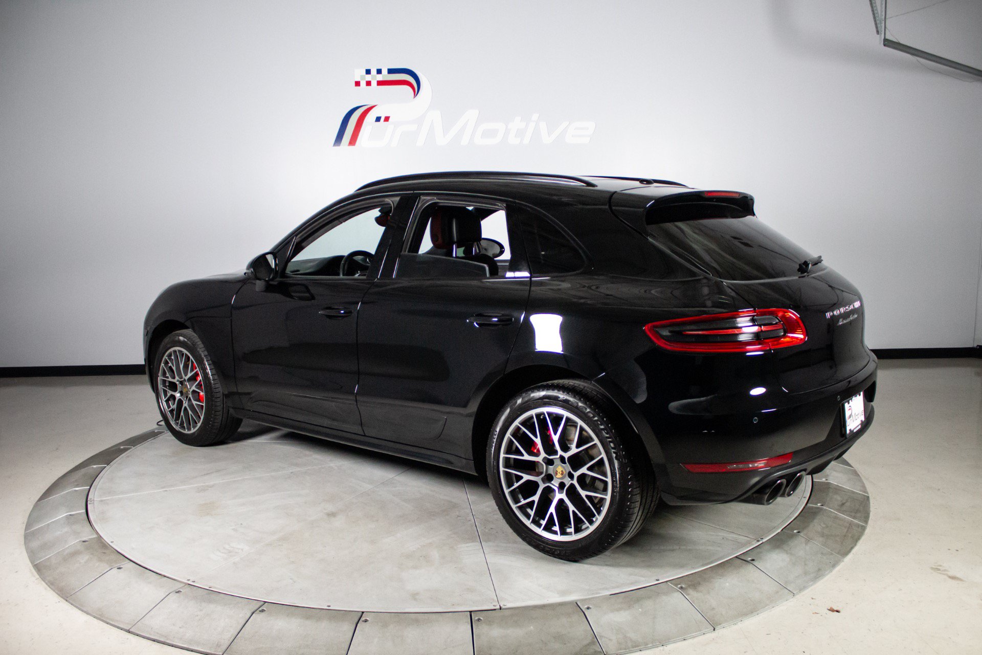 Used 2018 Porsche Macan Turbo AWD/4WD image 6