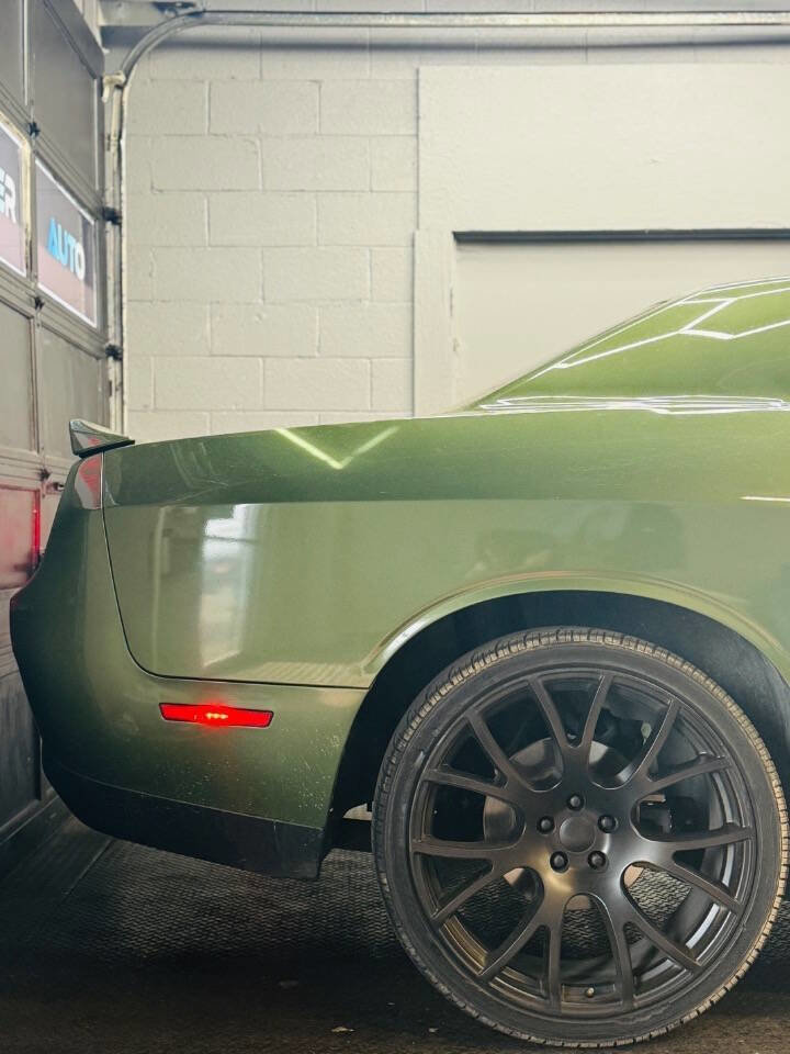 Used 2018 Dodge Challenger SXT w/ Cold Weather Group image 7