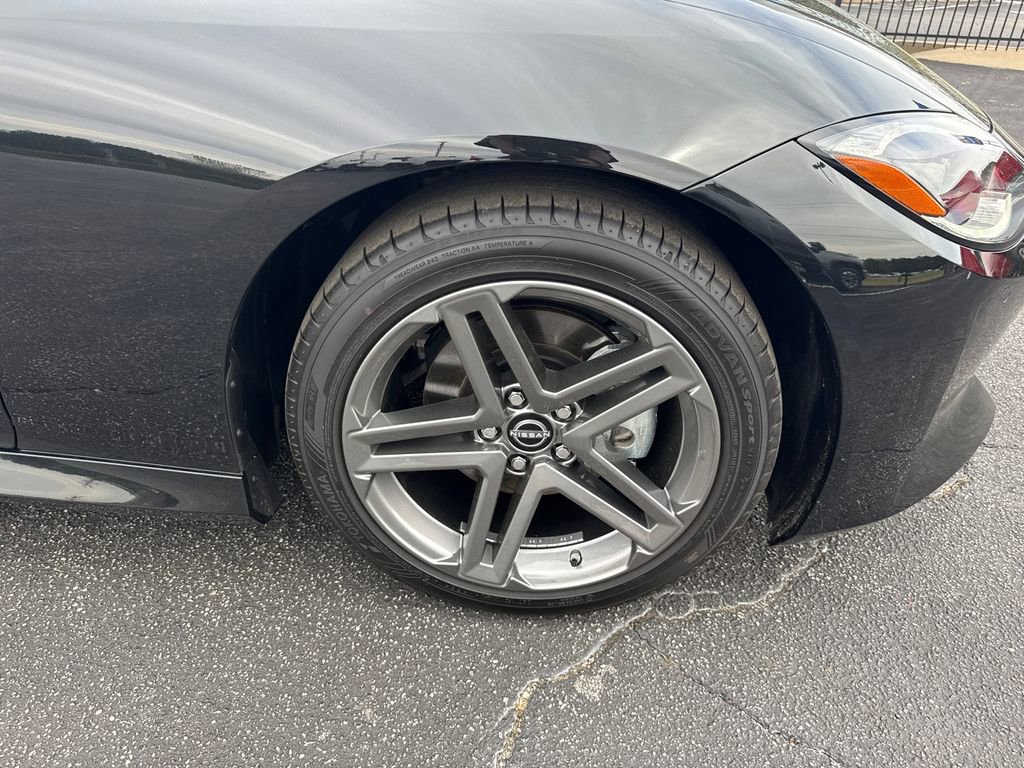 Used 2025 Nissan Z Sport w/ Floor Mat Package image 12