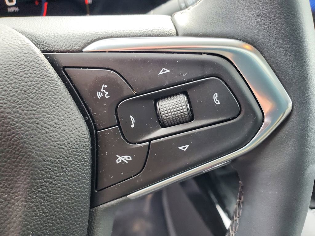 Used 2025 Chevrolet Trax ACTIV w/ Sunroof Package FWD image 15