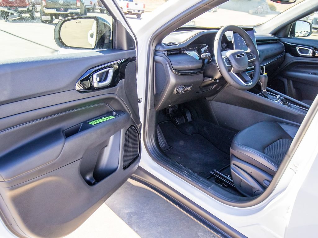 New 2026 Jeep Compass Latitude AWD/4WD image 38